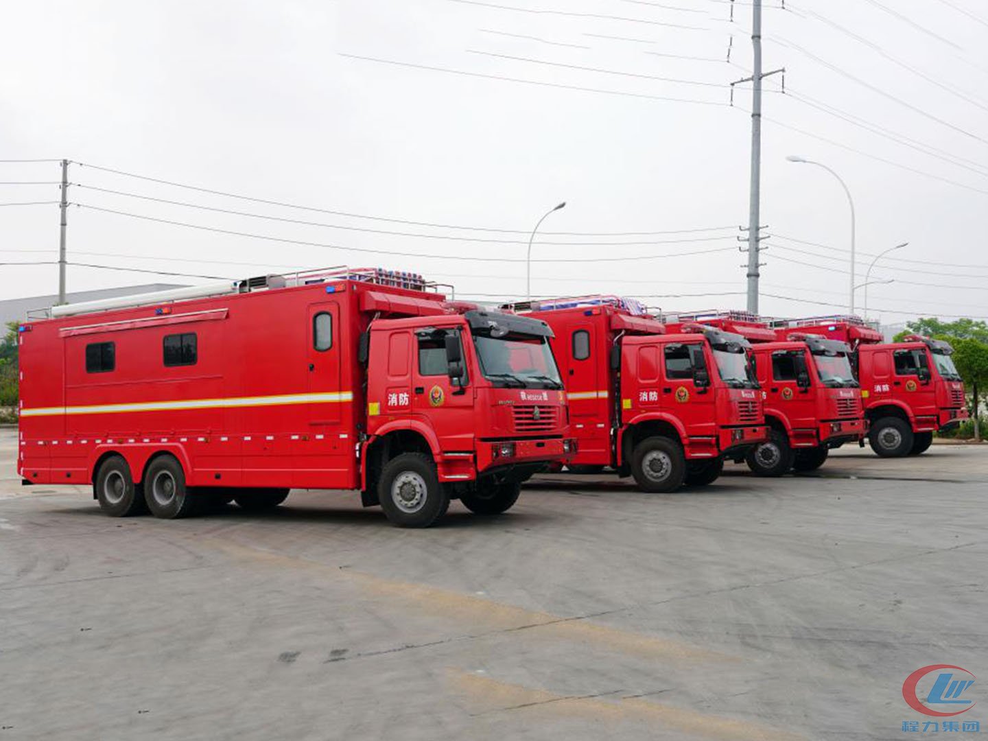 重汽六驅(qū)越野型炊事車(chē)