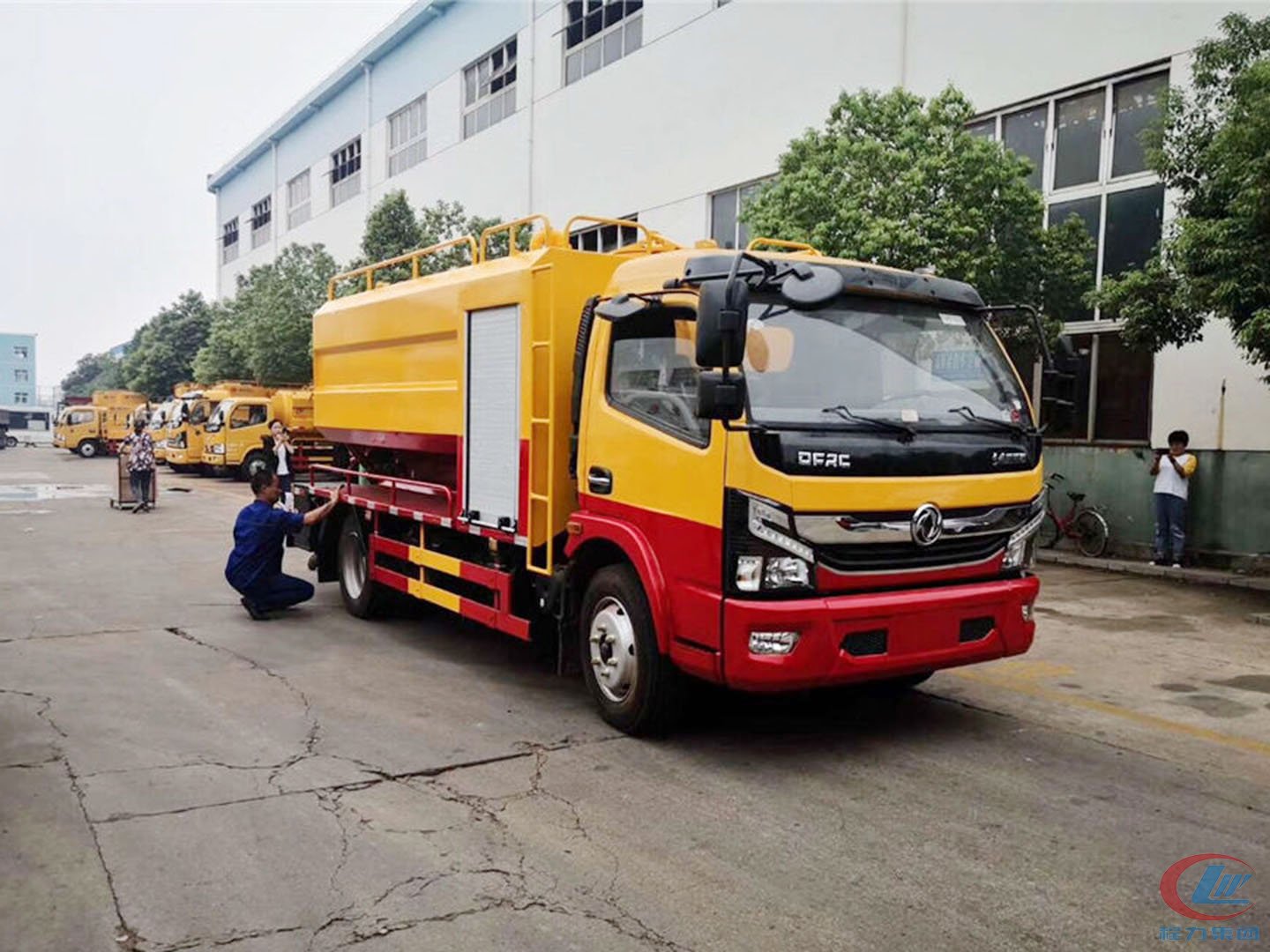 國六東風凱普特8方清洗吸污車