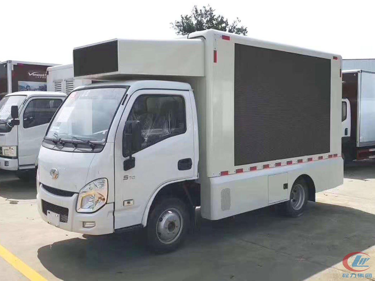 躍進(jìn)小福星S70廣告宣傳車(chē)