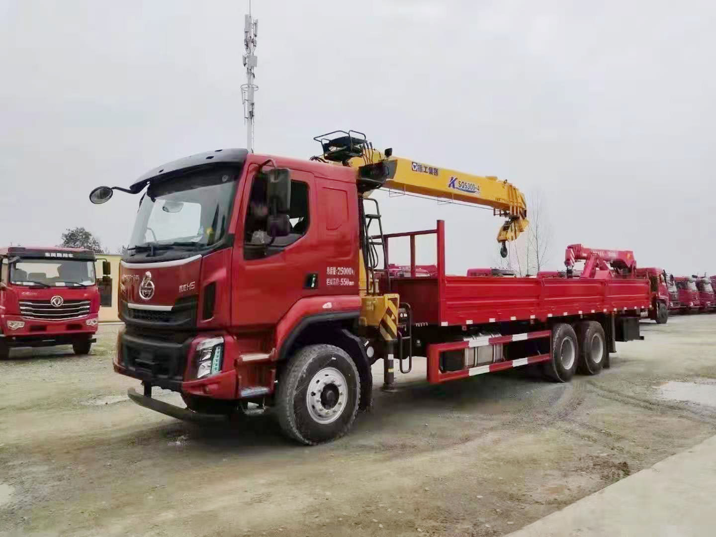 國六東風(fēng)柳汽乘龍后八輪隨車吊