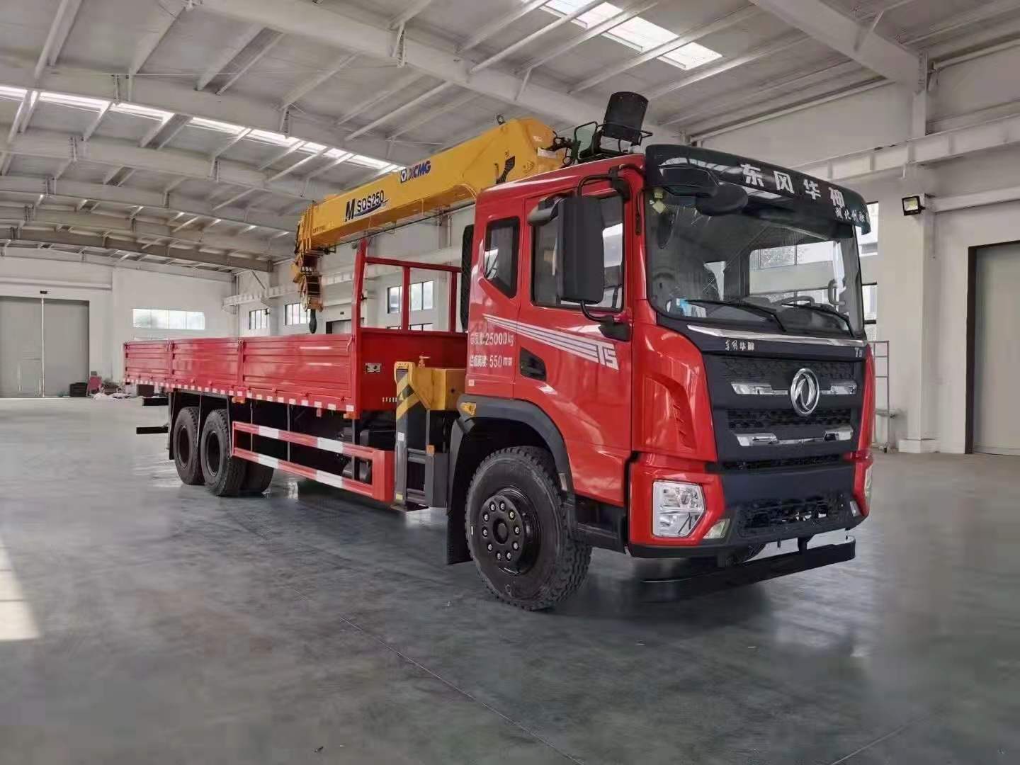 國六東風(fēng)華神后八輪12噸隨車吊圖片