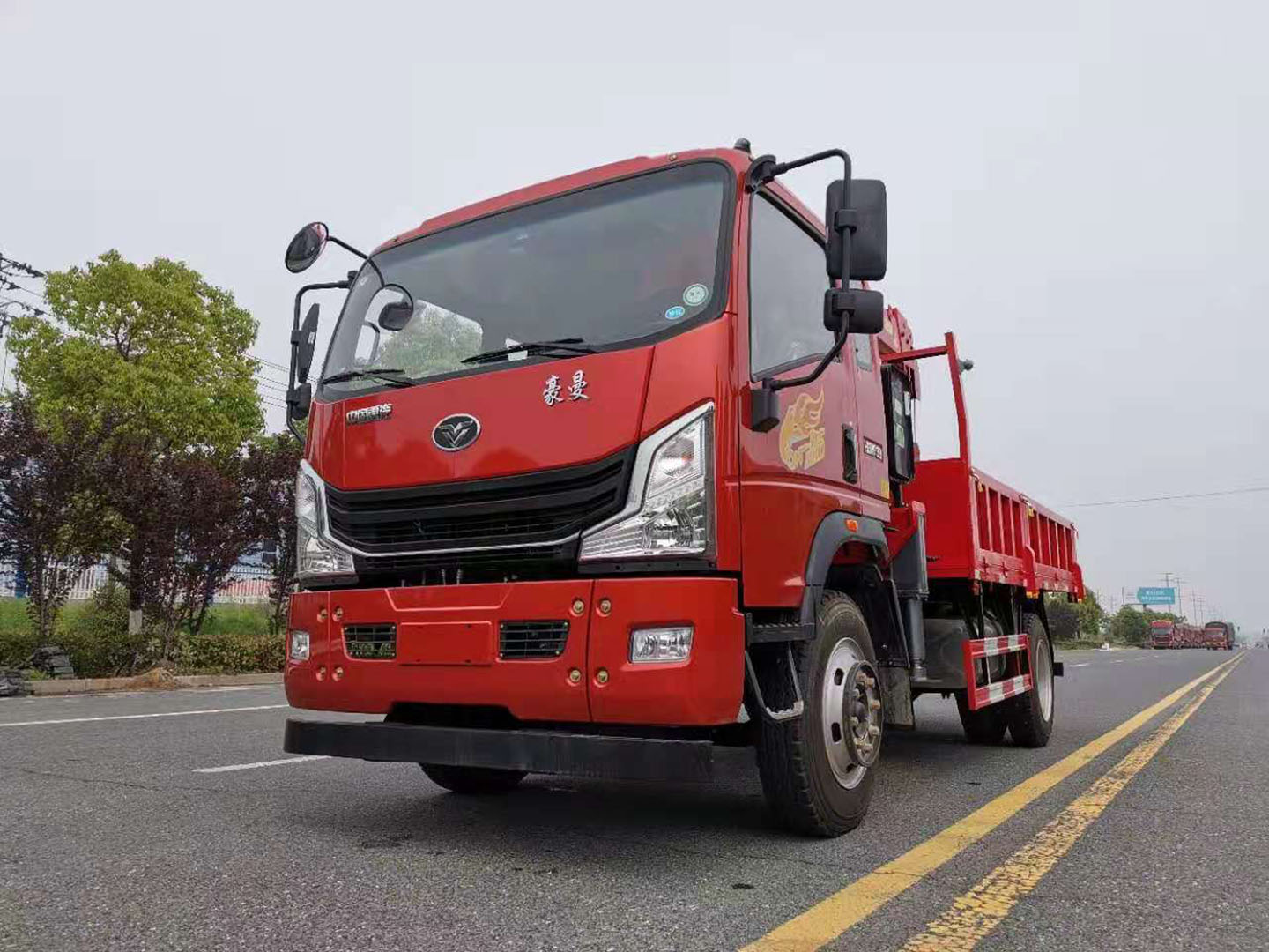 國(guó)六重汽豪曼3900軸距隨車吊