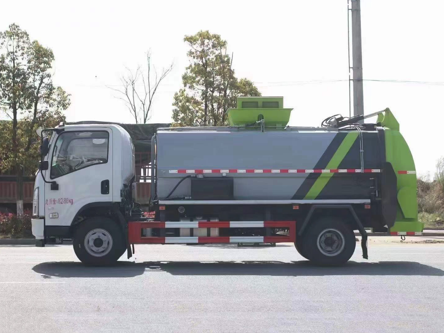 國(guó)六陜汽軒德餐廚垃圾車