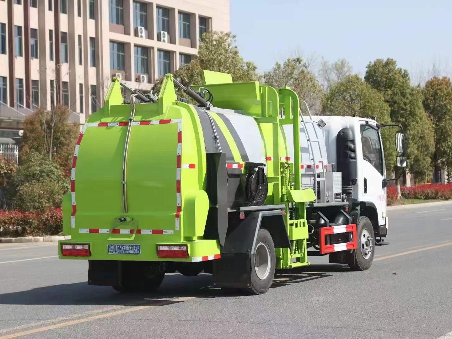 國(guó)六陜汽軒德餐廚垃圾車