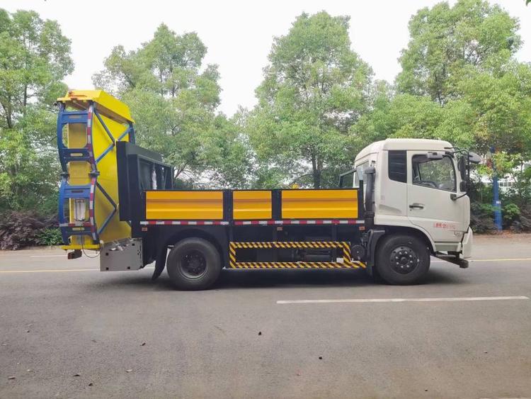 東風(fēng)天錦防撞緩沖車