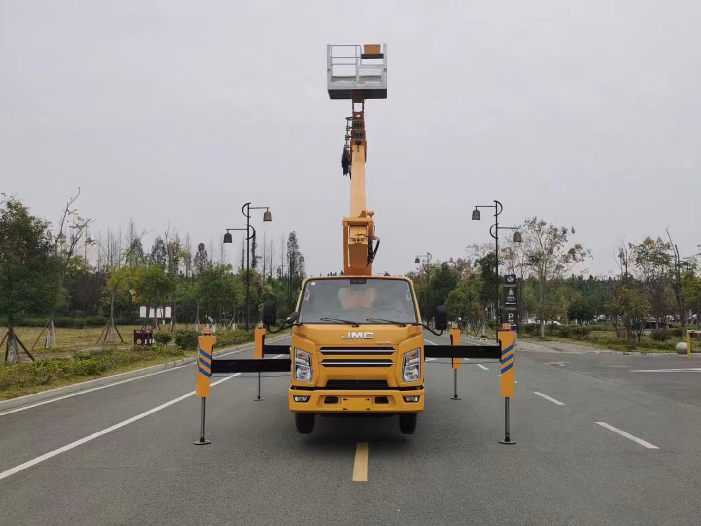 江鈴國六單排座17.5米高空作業(yè)車