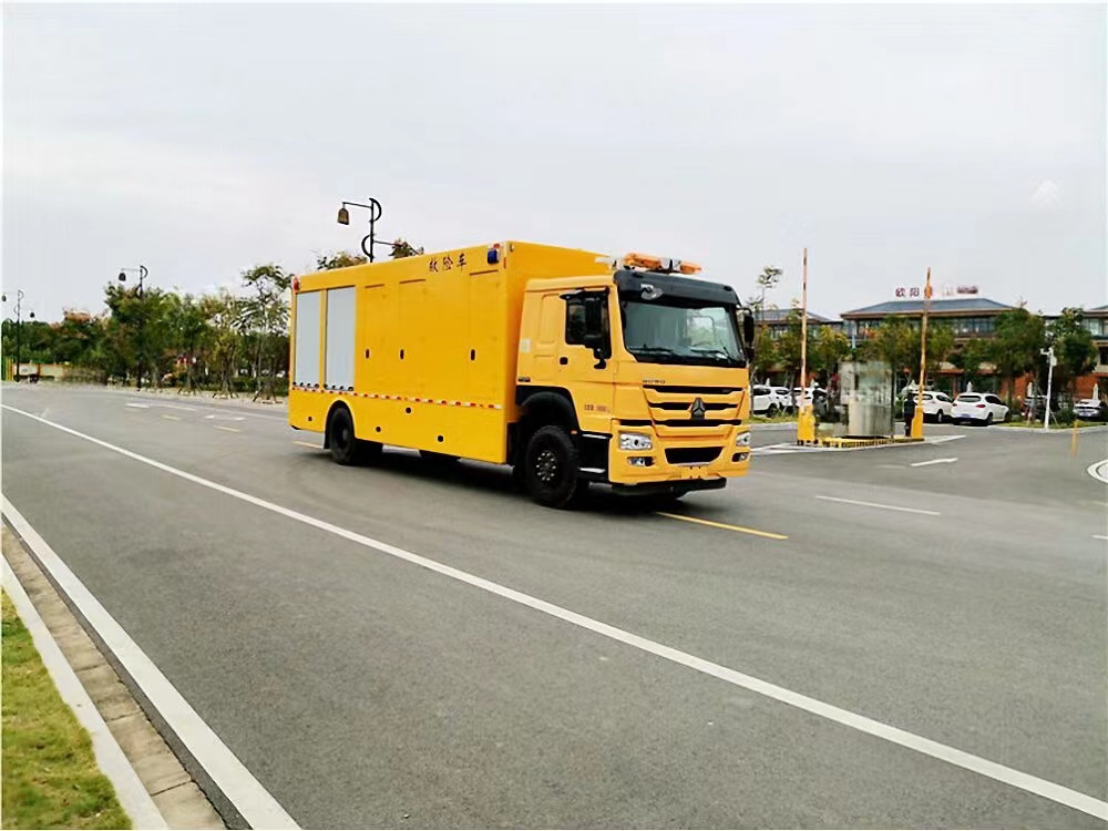 國六重汽豪沃大流量排水搶險車