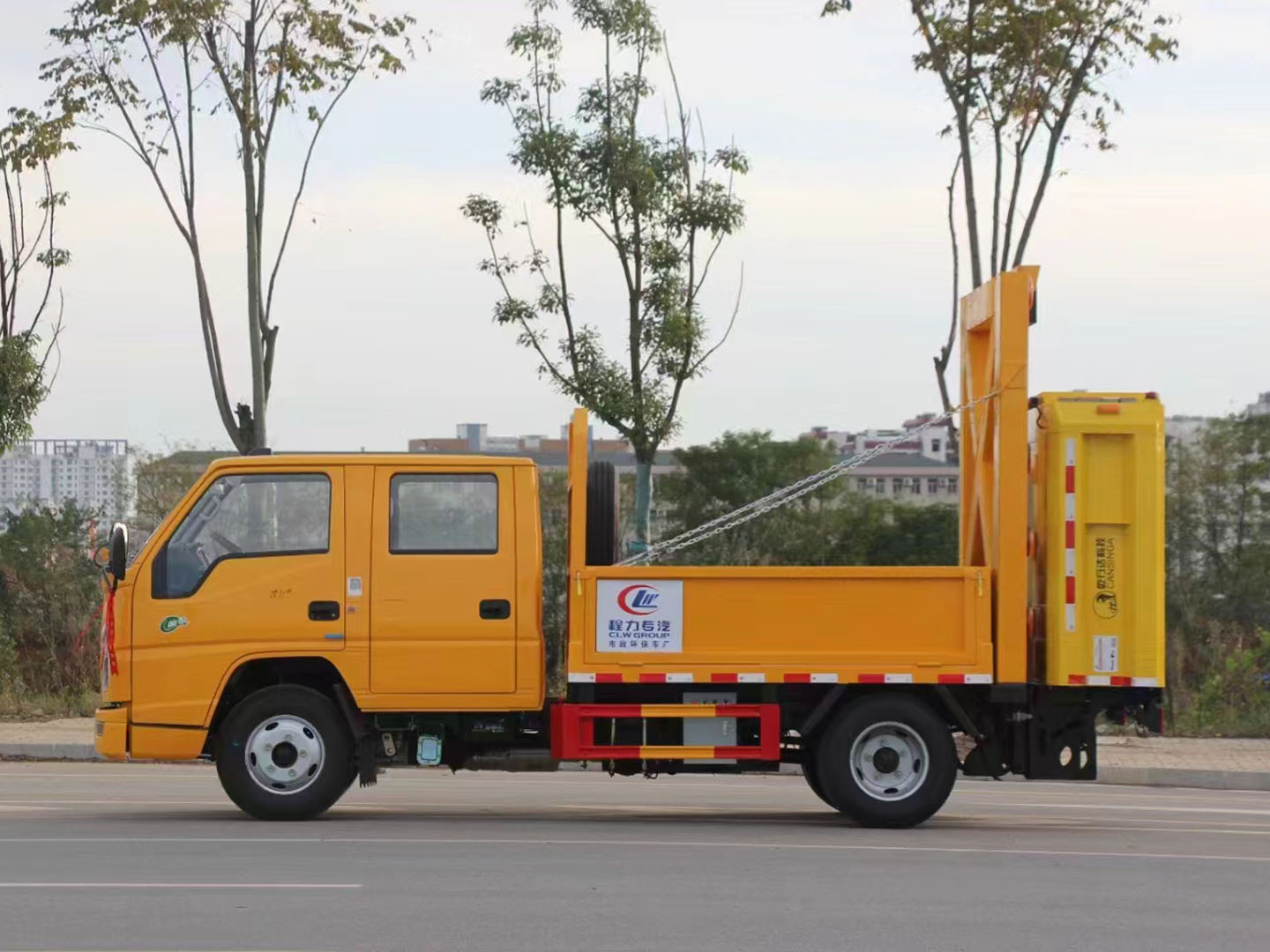 國六江鈴雙排防撞緩沖車