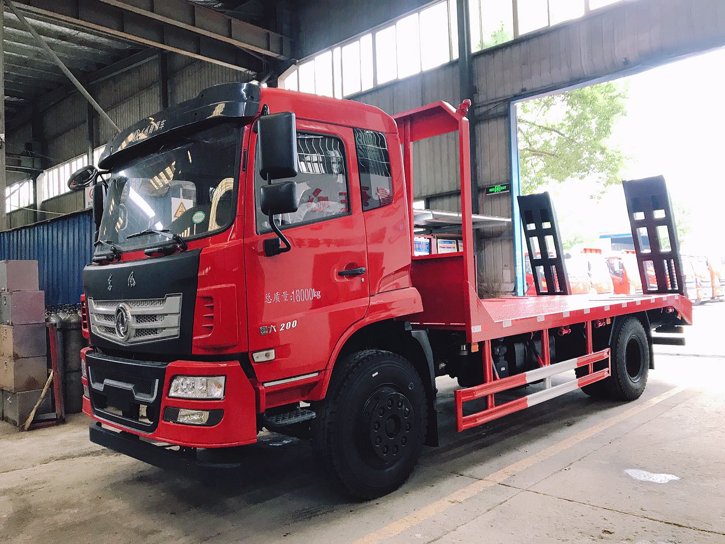 東風(fēng)D17-H單橋平板運輸車