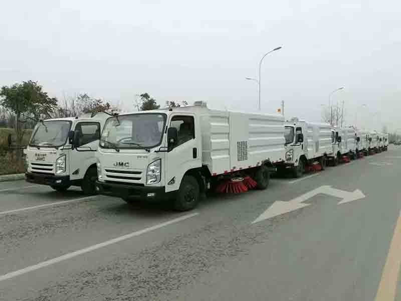 程力汽車掃路車批量展示圖