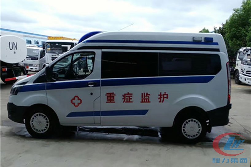 程力集團(tuán)福特救護(hù)車(chē)福特新全順救護(hù)車(chē)側(cè)面圖