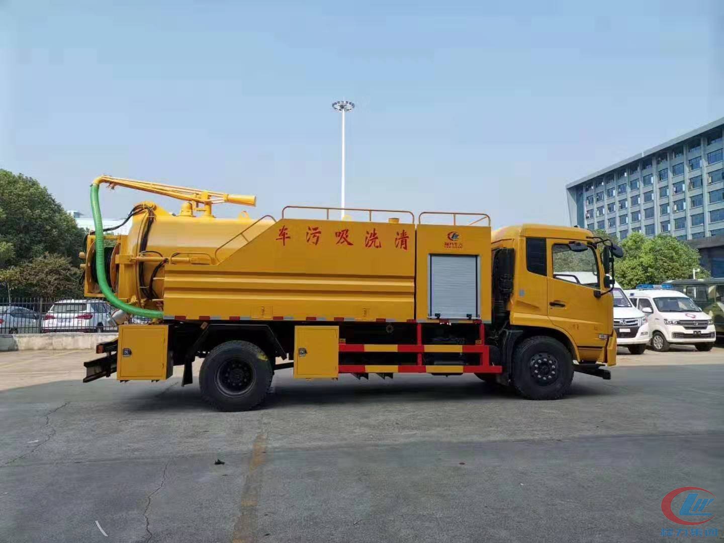 東風(fēng)天錦清洗吸污車