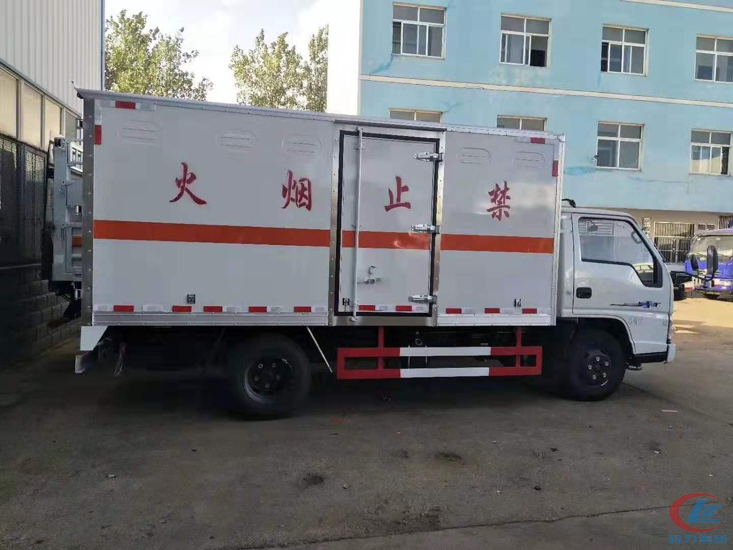 江鈴危險品廂式運輸車