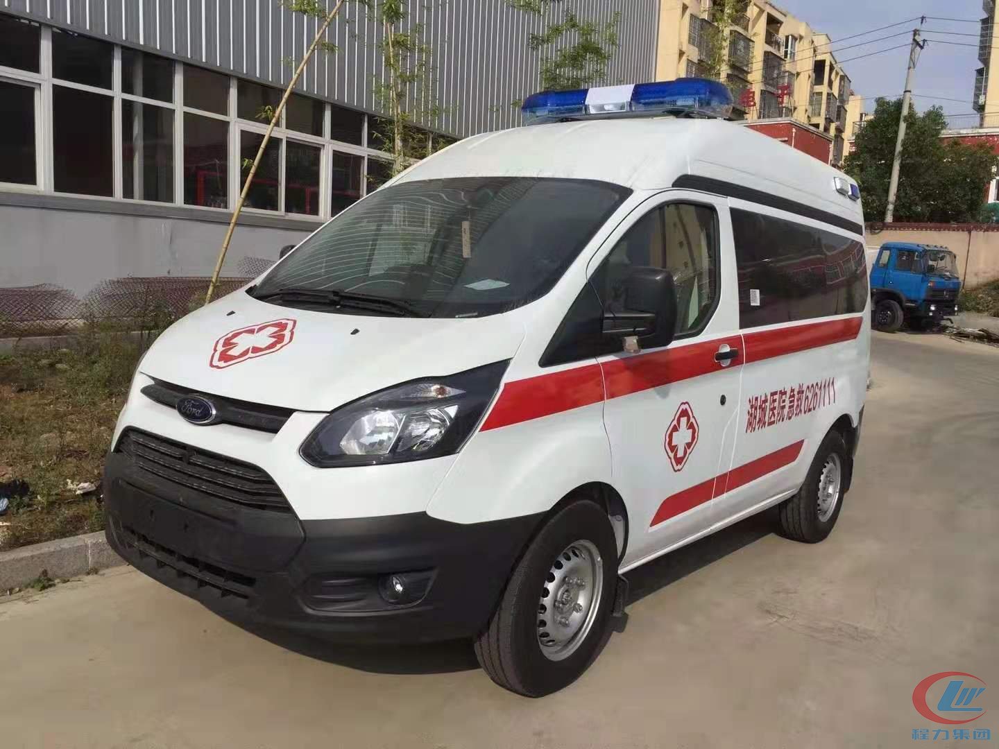 福特v362短軸中頂轉(zhuǎn)運(yùn)型救護(hù)車